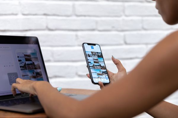 Les réseaux sociaux pour les créatifs : passer du loisir à la profession